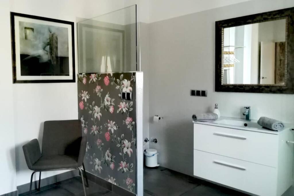 El Patio De San Bernardo Apartment Seville Ngoại thất bức ảnh