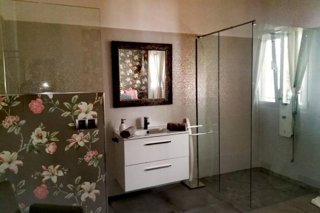 El Patio De San Bernardo Apartment Seville Ngoại thất bức ảnh